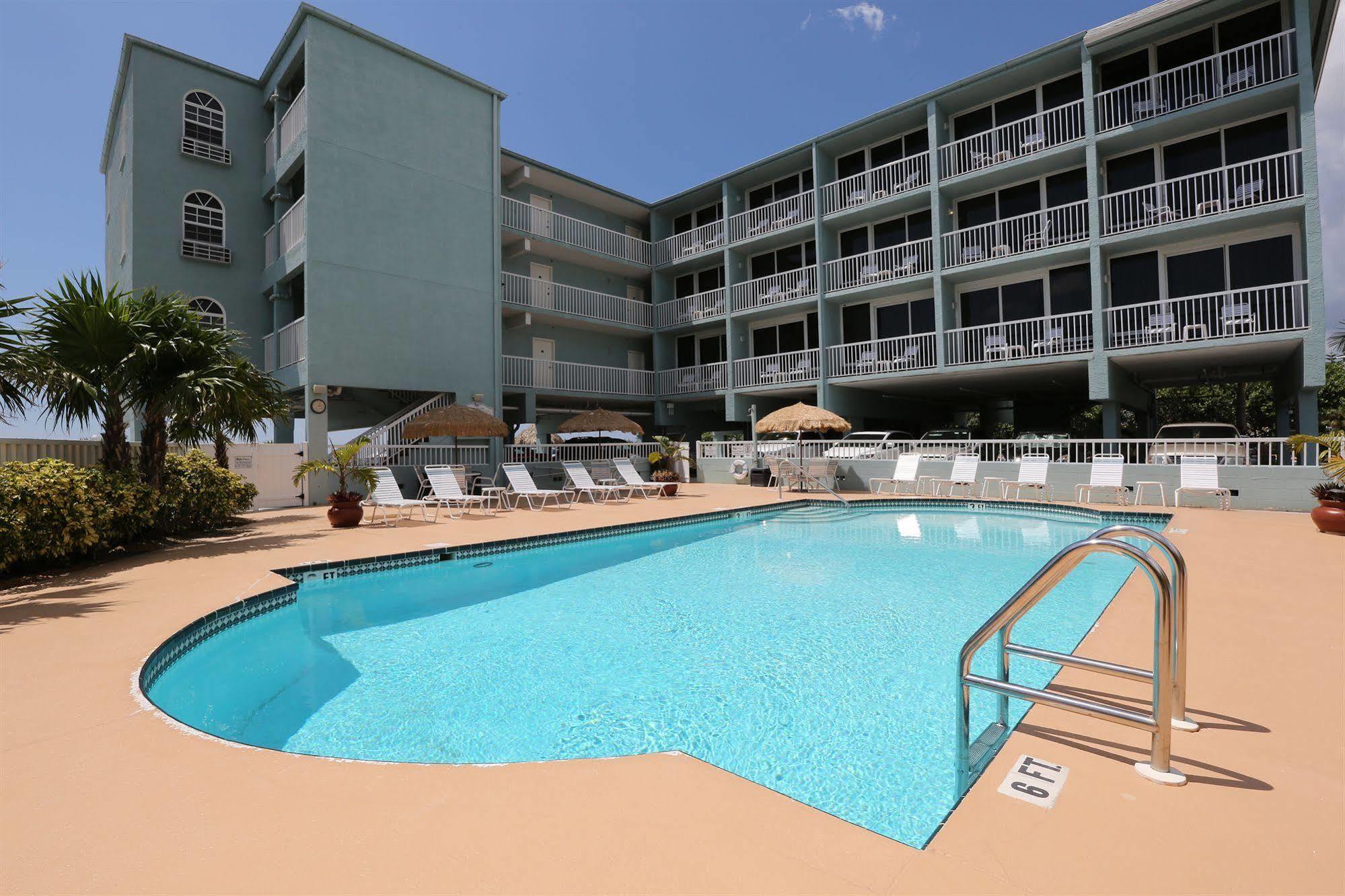 Hotel Barefoot Beach Club St. Pete Beach Exterior foto