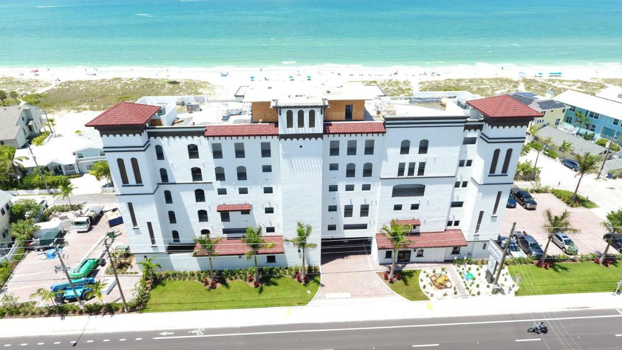 Hotel Barefoot Beach Club St. Pete Beach Exterior foto