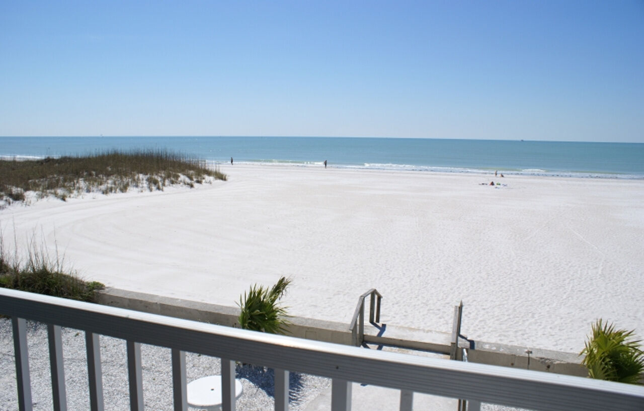 Hotel Barefoot Beach Club St. Pete Beach Exterior foto